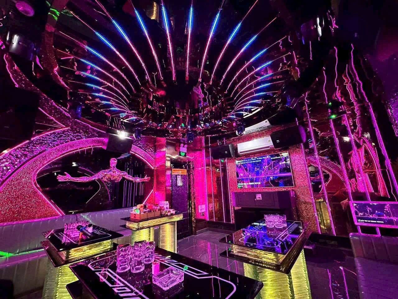 Karaoke Shanghai KTV - 175 - 181 Đường số 9A