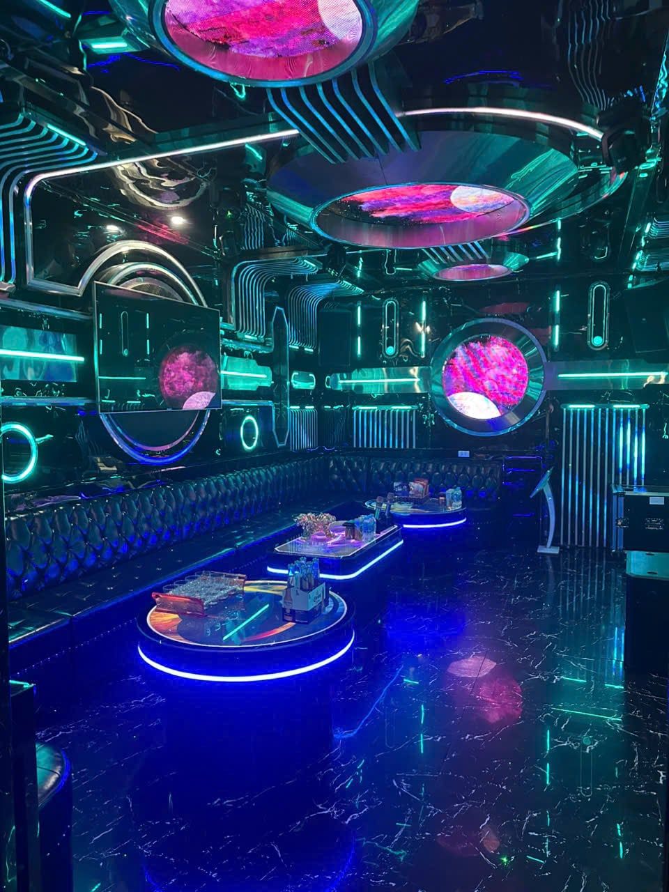 Karaoke MAX 1987 - 15 Lê Quang Đạo