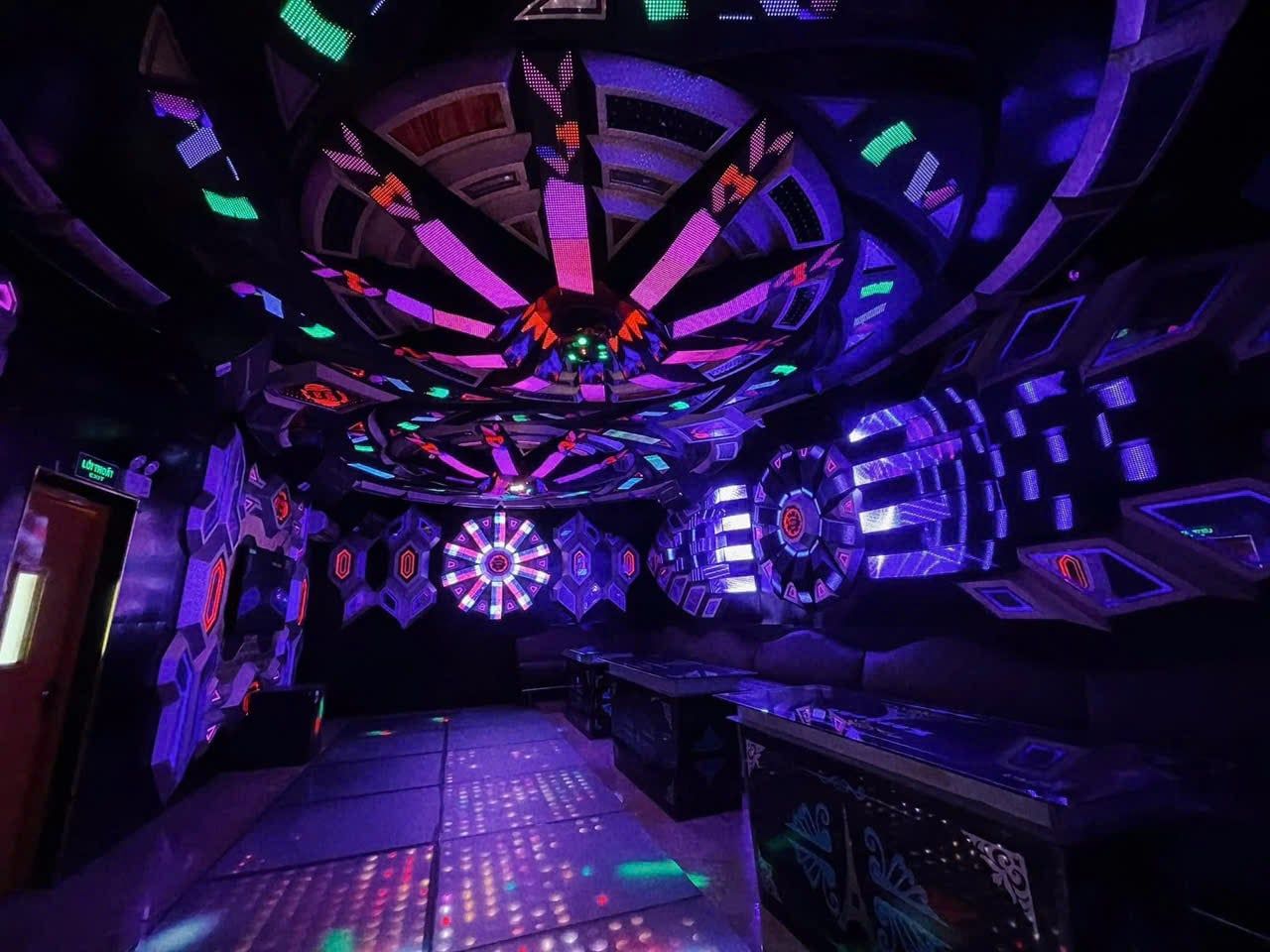 Karaoke Paris Club - 56 Hùng Vương