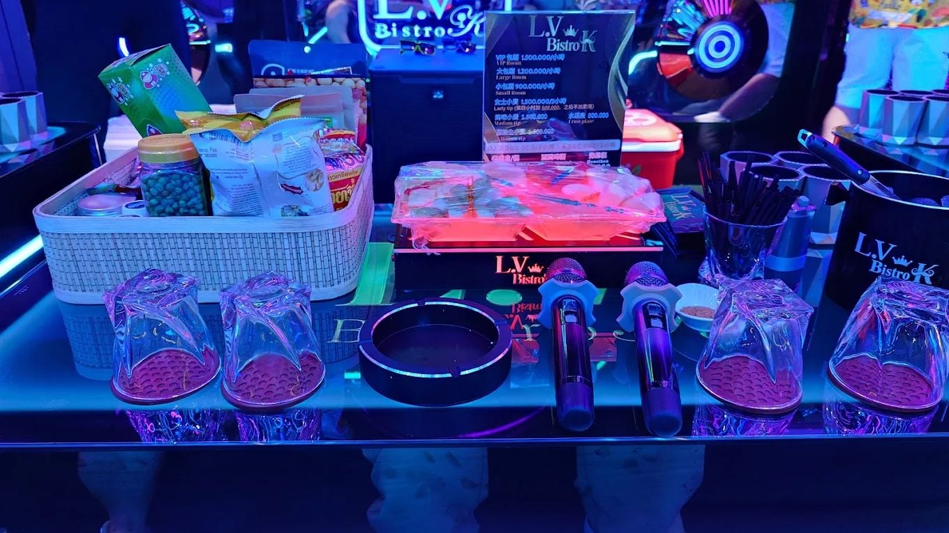 Karaoke L.V BISTRO K - 214 Lê Hồng Phong