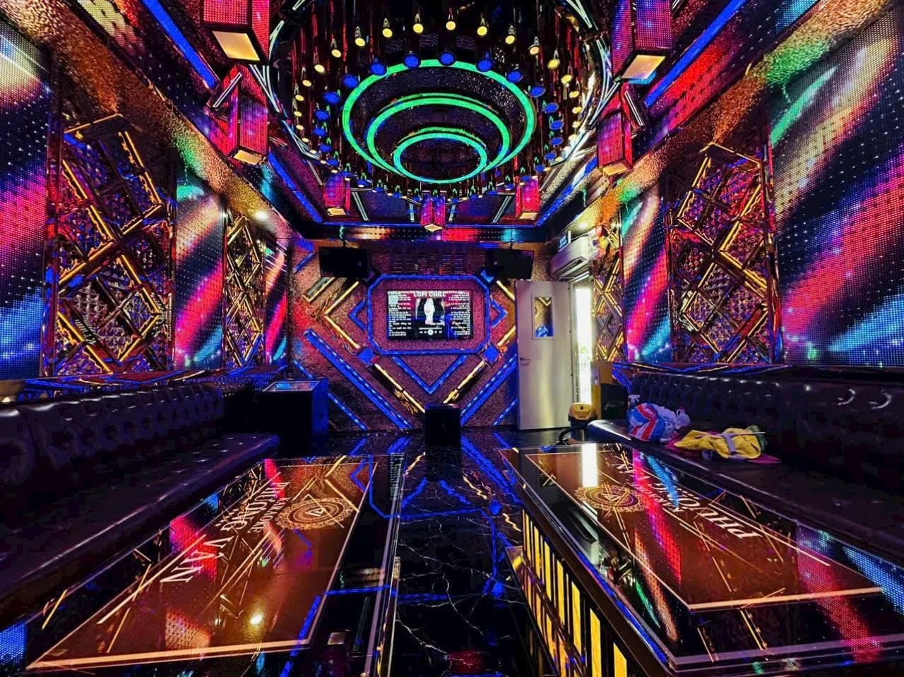 Karaoke Phương Vân - 65 Dương Văn Cam