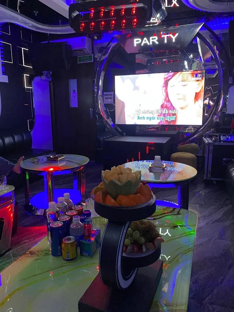 Karaoke S18 KTV - 2 Đinh Thị Hoà