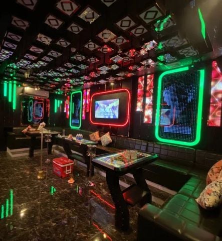 Karaoke Hoạ Mi - 810 Tân Kỳ Tân Quý