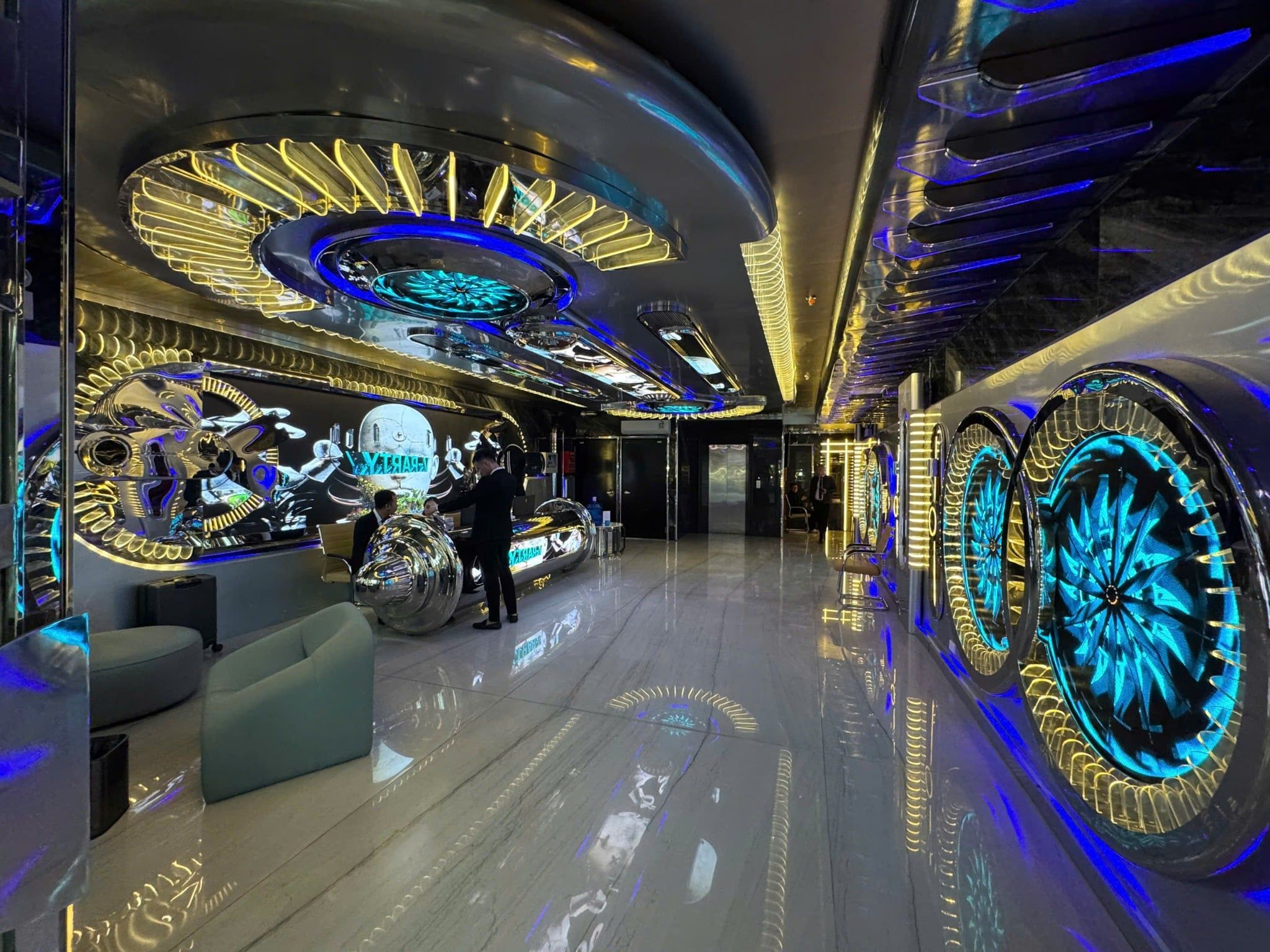 Karaoke V Party - 05 Hồ Đắc Di