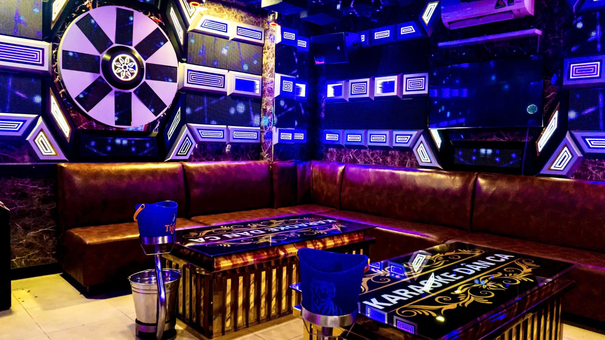 Karaoke Dân Ca - 32 Nguyển Thị Xiếu