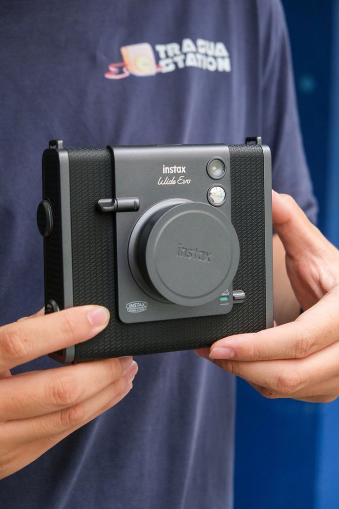 Máy chụp ảnh lấy liền Instax Wide Evo