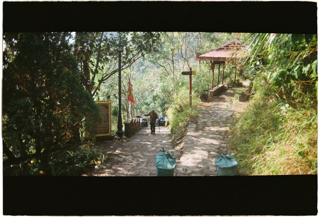 Máy ảnh Film Reto Pano 35mm - Máy ảnh chụp film - Có thể thay films được - Không gồm PIN