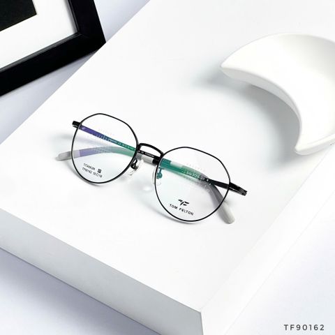  Gọng Kính Titanium Tom Felton TF90162 Chính Hãng 