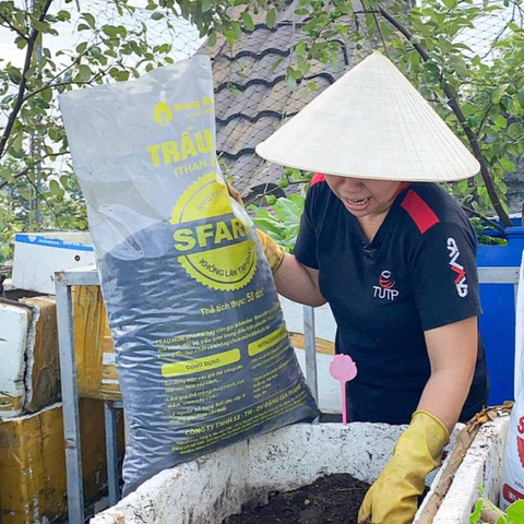 Giá thể trấu hun SFARM – Trấu hun sạch mầm bệnh, giữ ẩm, làm giá thể trồng rau mầm, hoa, ươm cây con