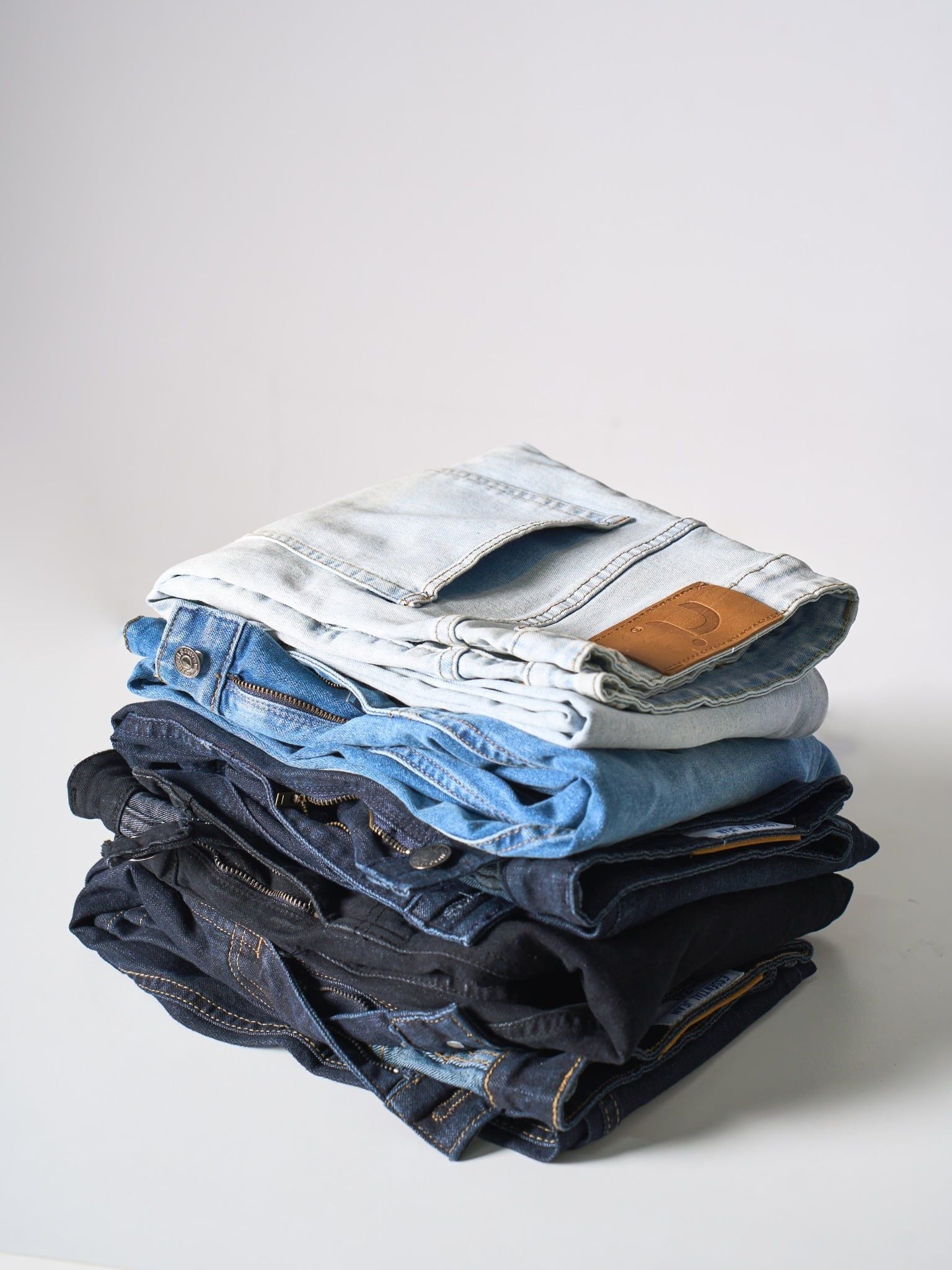  Quần jean đen trơn 