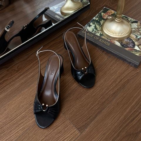  Sandal 7cm gót lép xéo mũi tròn quai xếp ly luồn khóa nối hậu khóa - MS: S7-85006 