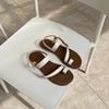 Sandal xẹp mũi tròn quai xỏ ngón quai chéo từ trước ra sau -  MS: SX-25063