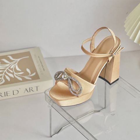 Sandal 12cm gót trụ mũi tròn quai ngang khuyết giữa satin gắn nơ - MS: S12-71005 