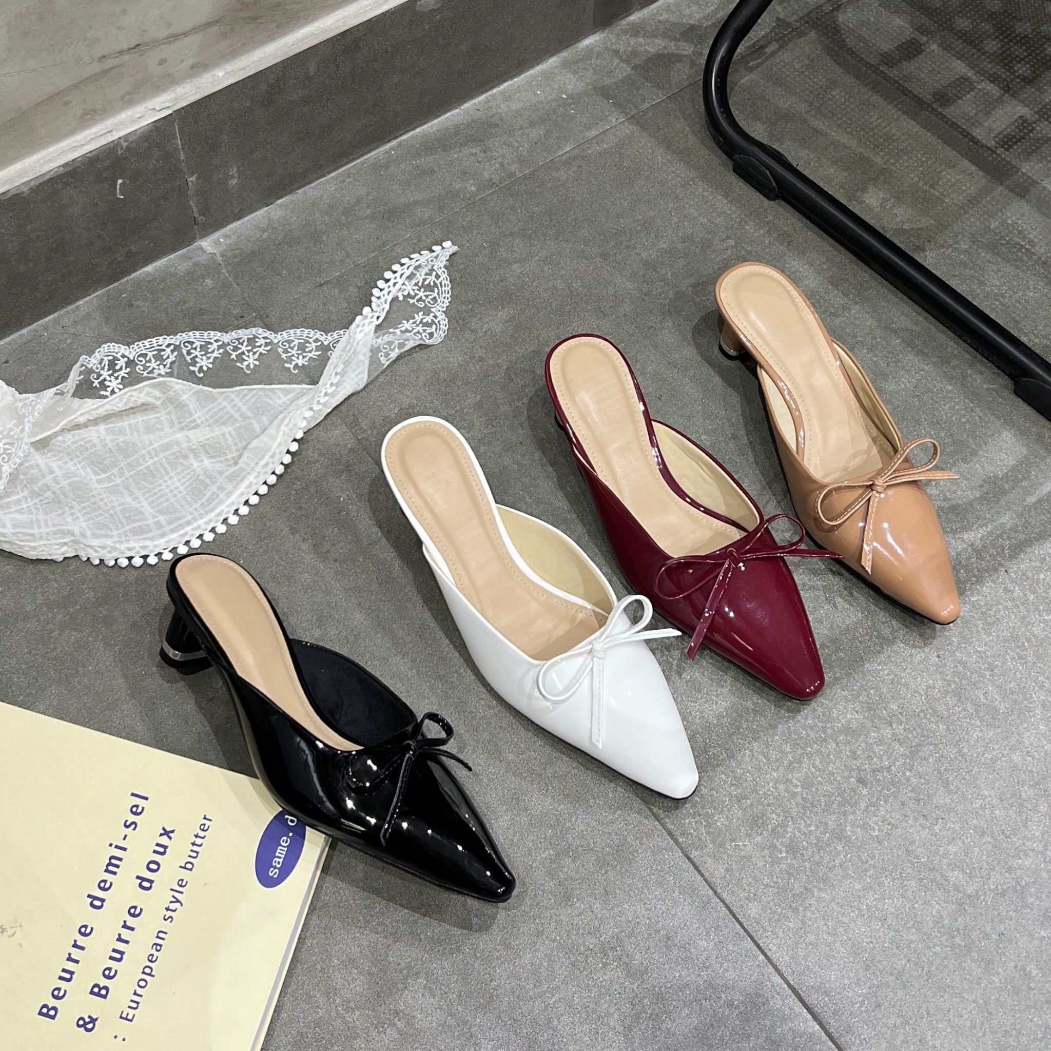 Sục 4cm gót trụ mũi nhọn cổ vuông phối nơ nhí- MS: C4-22015