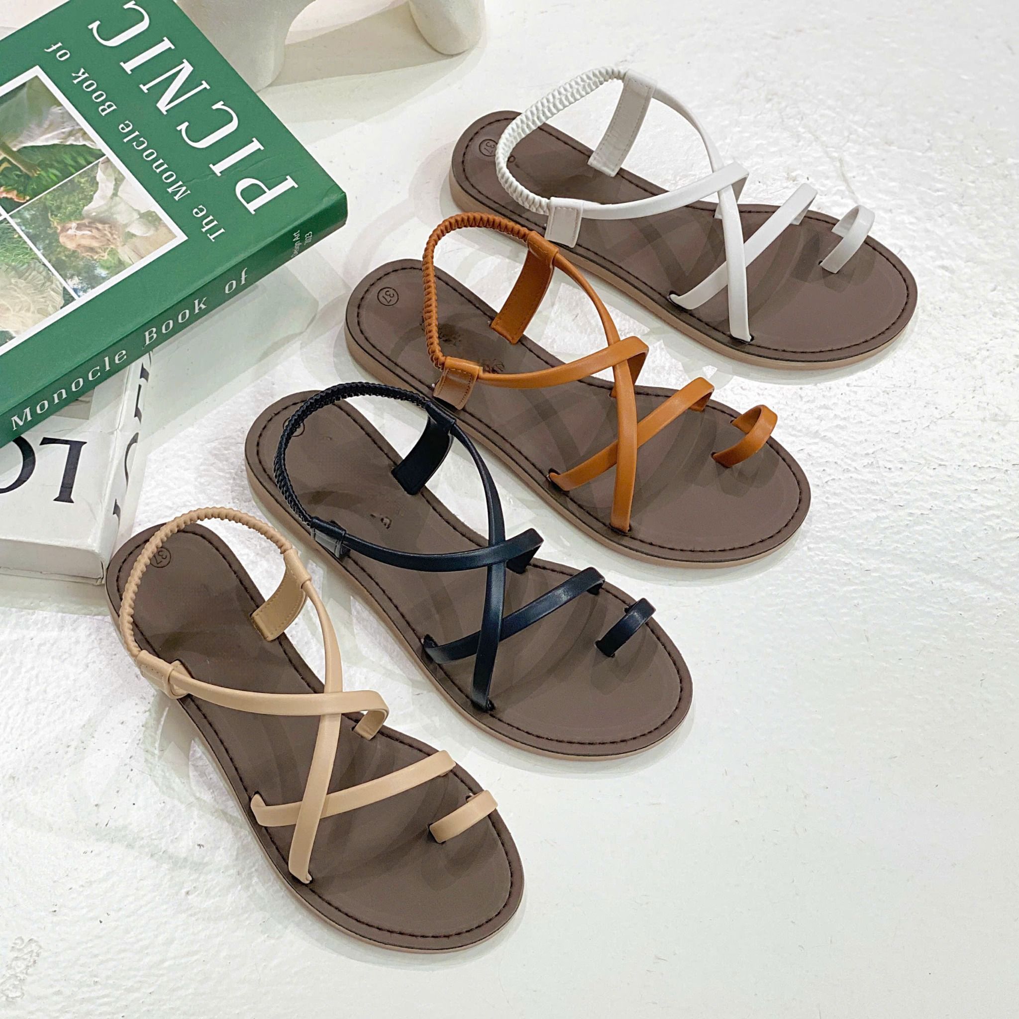Sandal mũi tròn xỏ ngón 3 quai chéo - MS: SX-25085