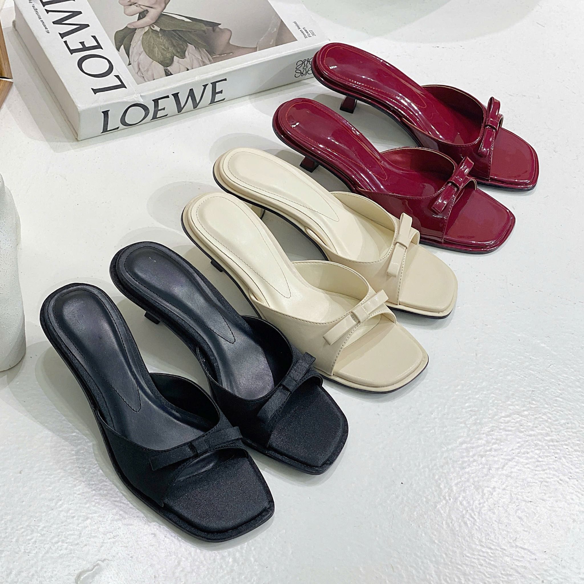 Guốc 4cm gót vuông nhỏ mũi vuông quai ngang khuyết giữa gắn nơ - MS: G4-22007