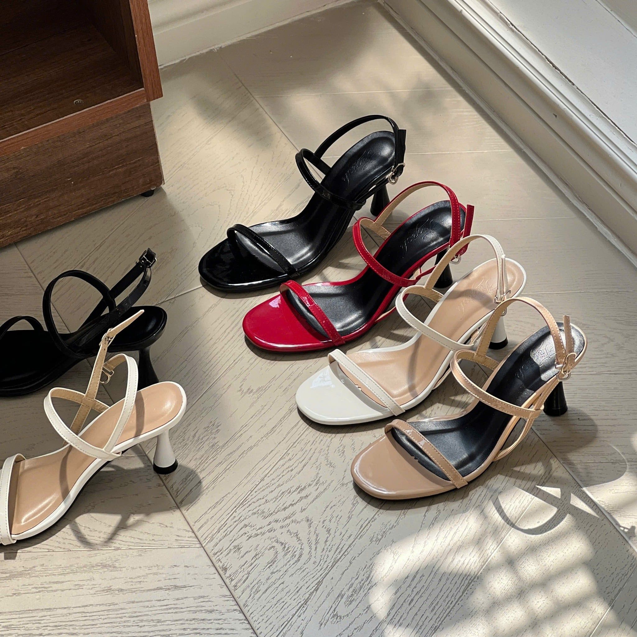 Sandal 7cm gót tròn nhỏ mũi bầu quai ngang mảnh - MS: S7-23032