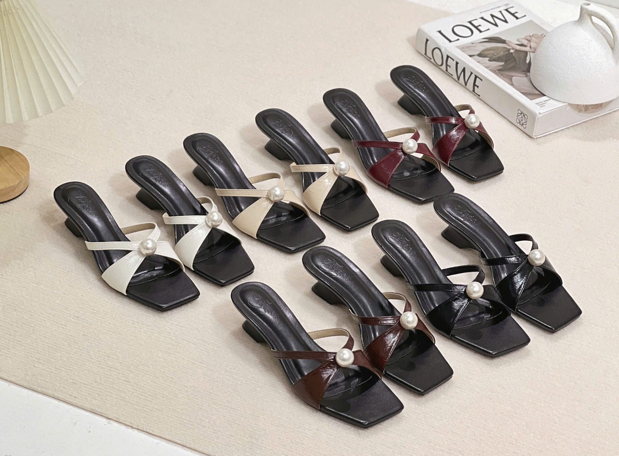 Xuồng 5cm mũi vuông 2 quai chéo đính ngọc trai - MS: X5-23012