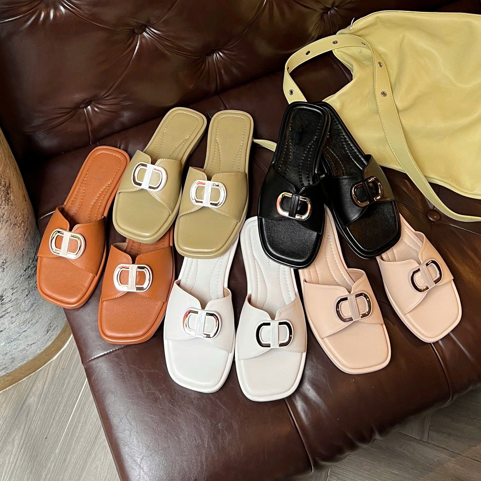 Dép xẹp mũi vuông quai ngang khóa D đối xứng - MS: DX-250101