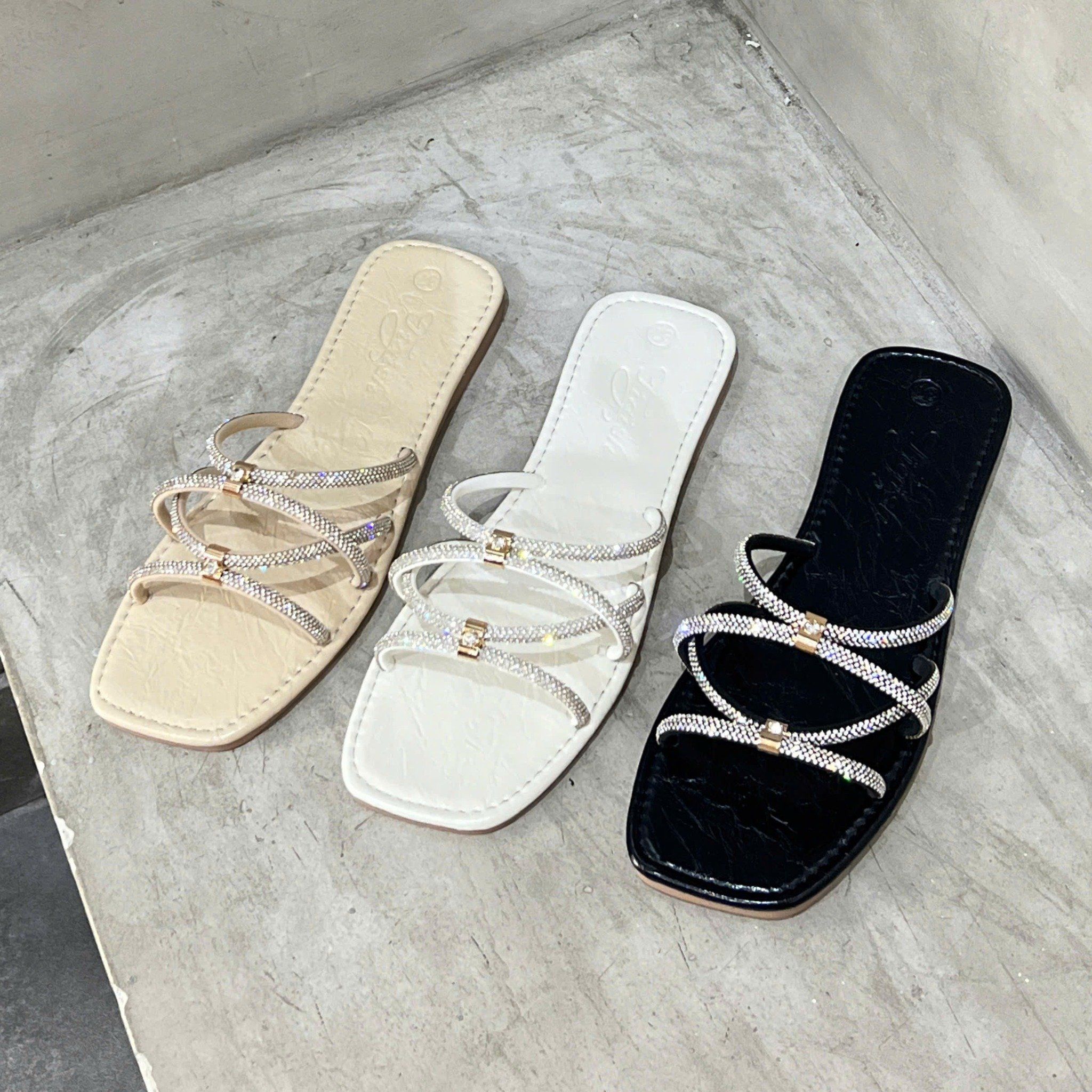 Dép xẹp mũi vuông 4 quai đá mảnh phối khóa - MS: DX-63072