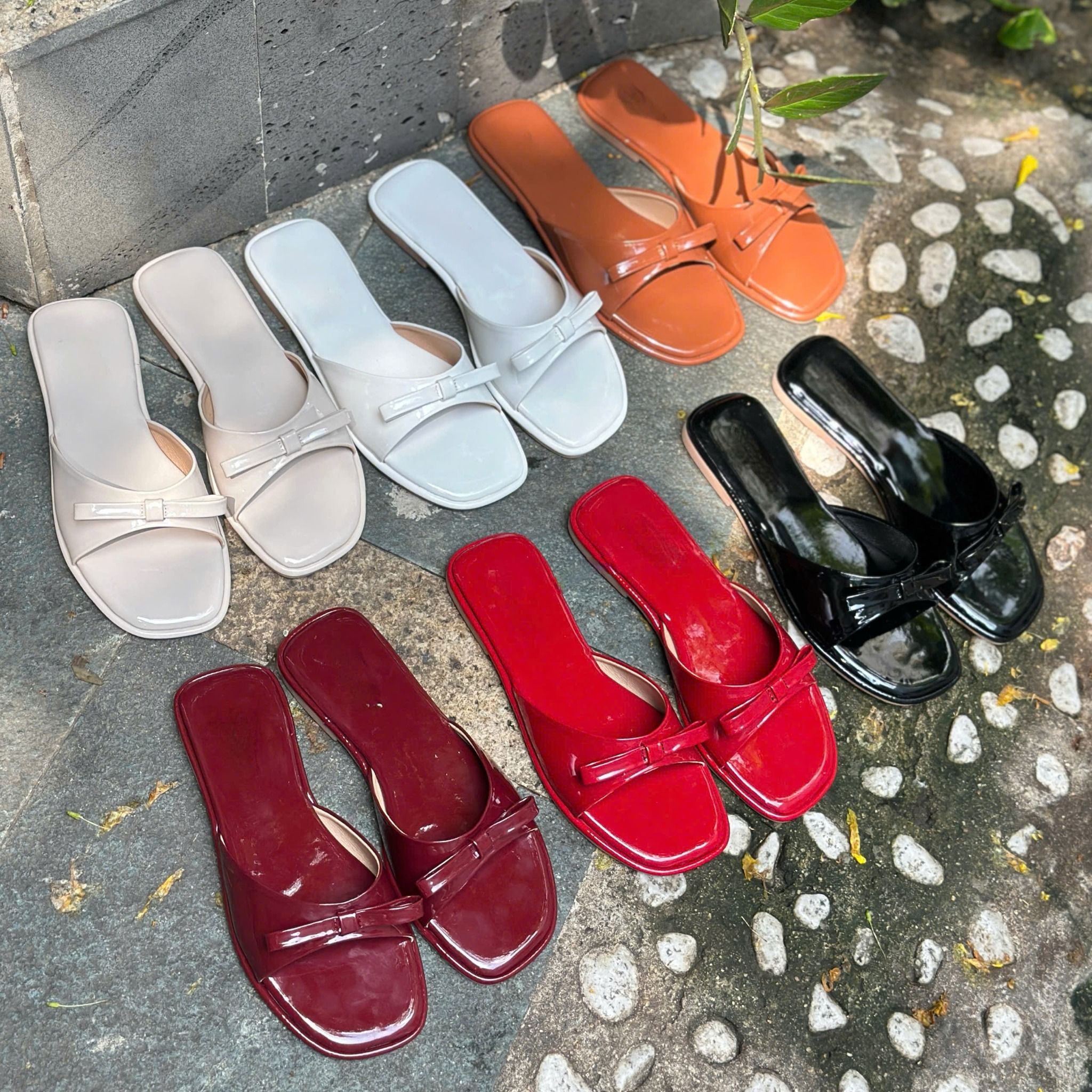 Dép xẹp mũi vuông quai ngang khuyết giữa gắn nơ - MS: DX-25099