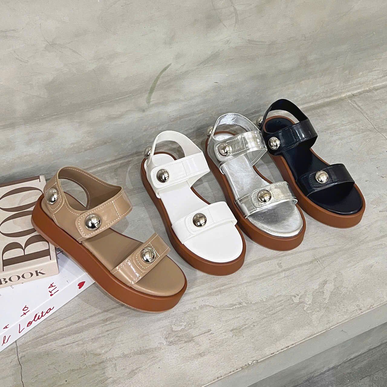 Sandal 3p mũi tròn quai ngang khóa tròn- MS: S3-25007