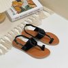 Sandal xẹp mũi tròn xỏ ngón - MS: SX-01084