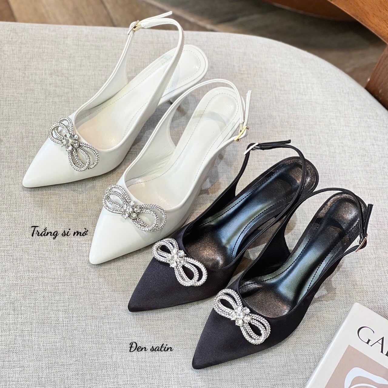 Cao gót 7cm gót nhọn mũi nhọn đính nơ đá - MS: C7-75001