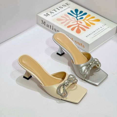  Guốc 7cm gót vuông nhỏ mũi vuông quai ngang khuyết nơ đá - MS: G7-22008 