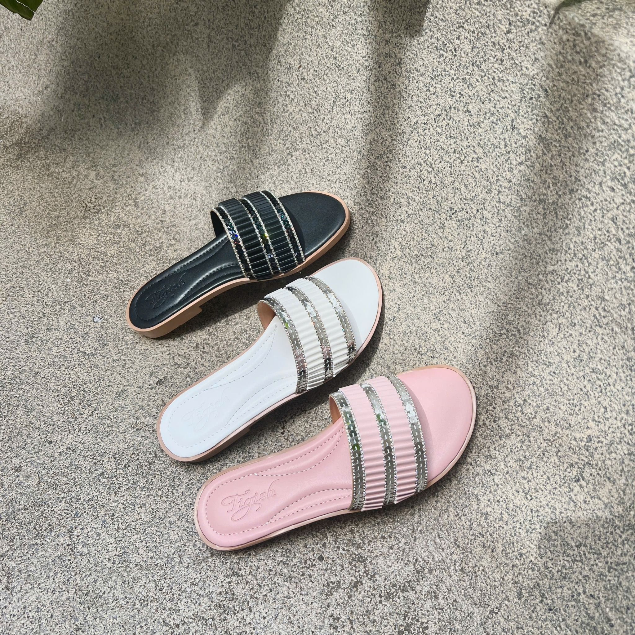 Dép xẹp mũi tròn bảng ngang xếp ly viền đá - MS: DX-250108