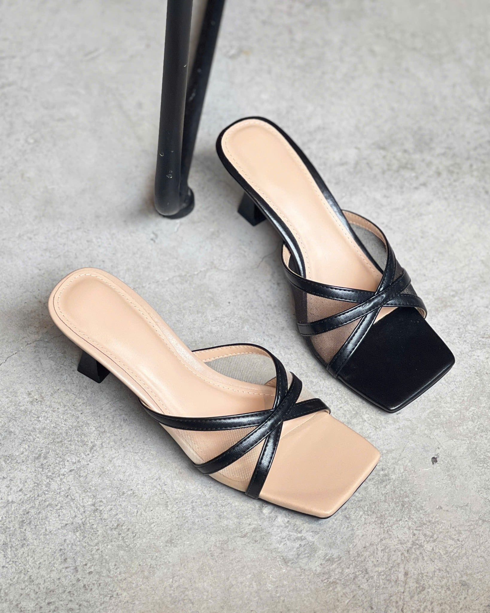 Guốc 7cm gót vuông nhỏ mũi vuông quai lưới may viền si gắn nơ - MS: G7-22013