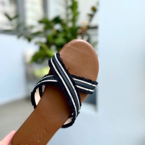  Dép xẹp mũi tròn 2 quai chéo đính đá tua rua - MS: DX-63082 