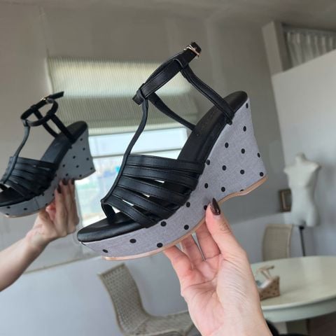  Sandal xuồng 8cm mũi tròn 5 quai mảnh nối giữa hậu khóa - MS: X8-84002 