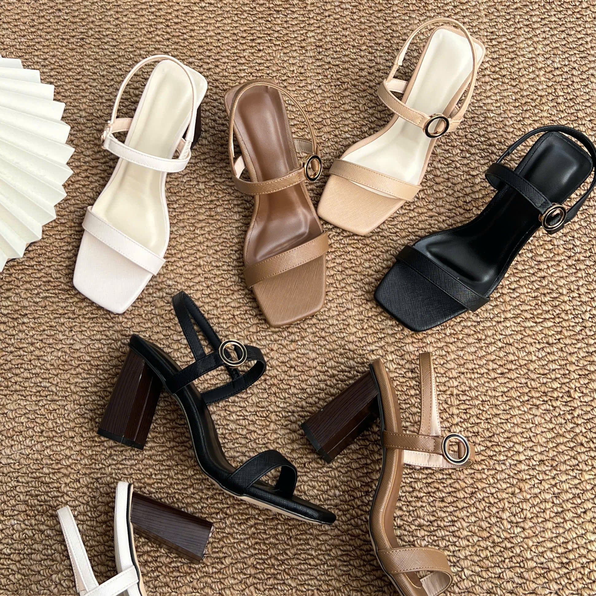 Sandal 8cm vân gỗ mũi vuông 2 quai ngang phối khóa - MS: S8-10002