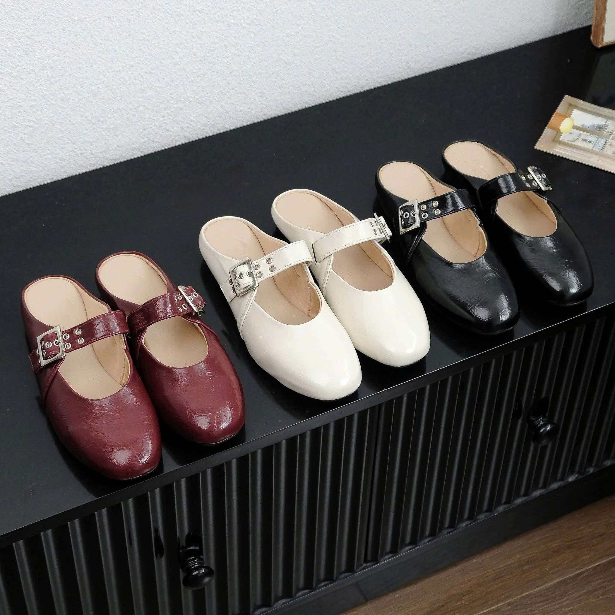 Dép sục mũi tròn quai ngang khóa cài đinh tán - MS: DX-01077