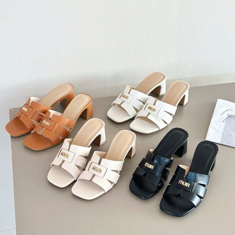  Guốc 5cm gót xéo mũi vuông 3 quai đan gắn khóa chữ - MS: G5-85011 