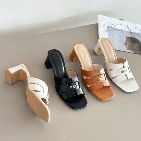  Guốc 5cm gót xéo mũi vuông 3 quai đan gắn khóa chữ - MS: G5-85011 