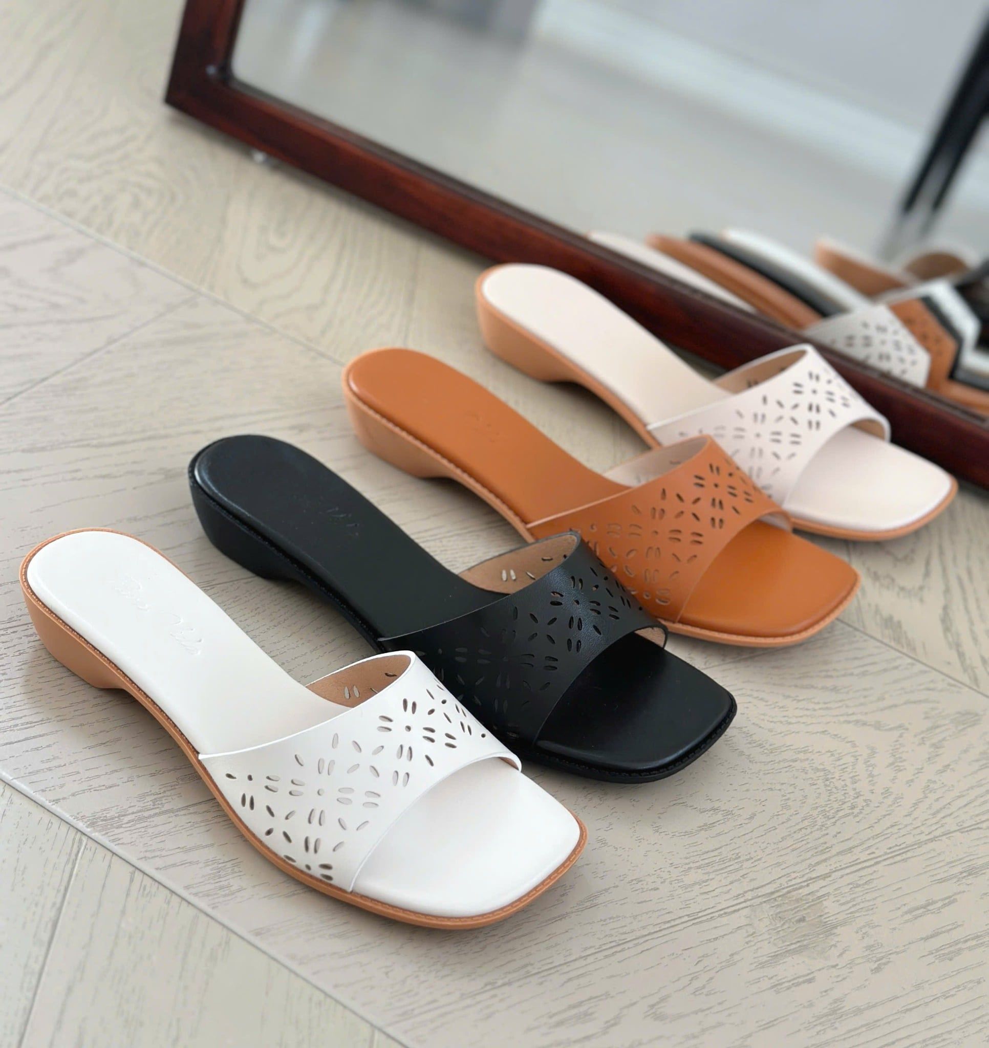 Dép 3cm đế đúc mũi vuông quai ngang lazer họa tiết - MS: D3-85003