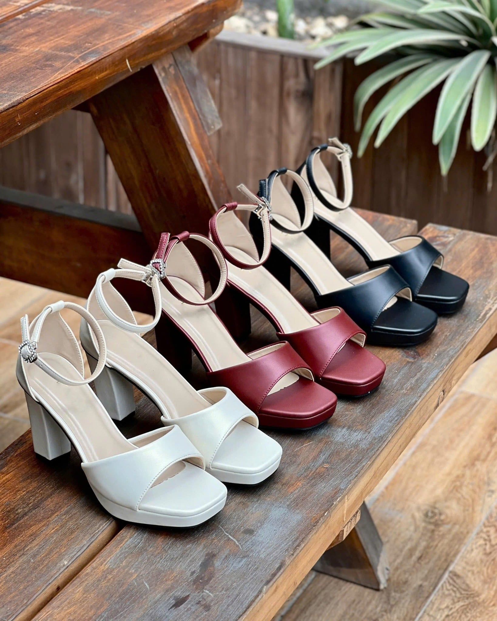 Sandal 10cm gót trụ mũi vuông quai ngang hậu bít khóa cài - MS: S10-71006