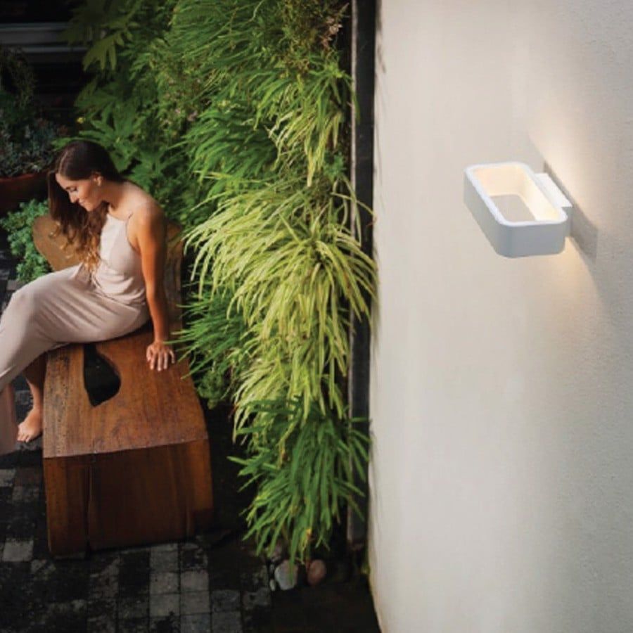 Đèn gắn tường ngoài trời LED Nanoco NBL2721 7W IP54
