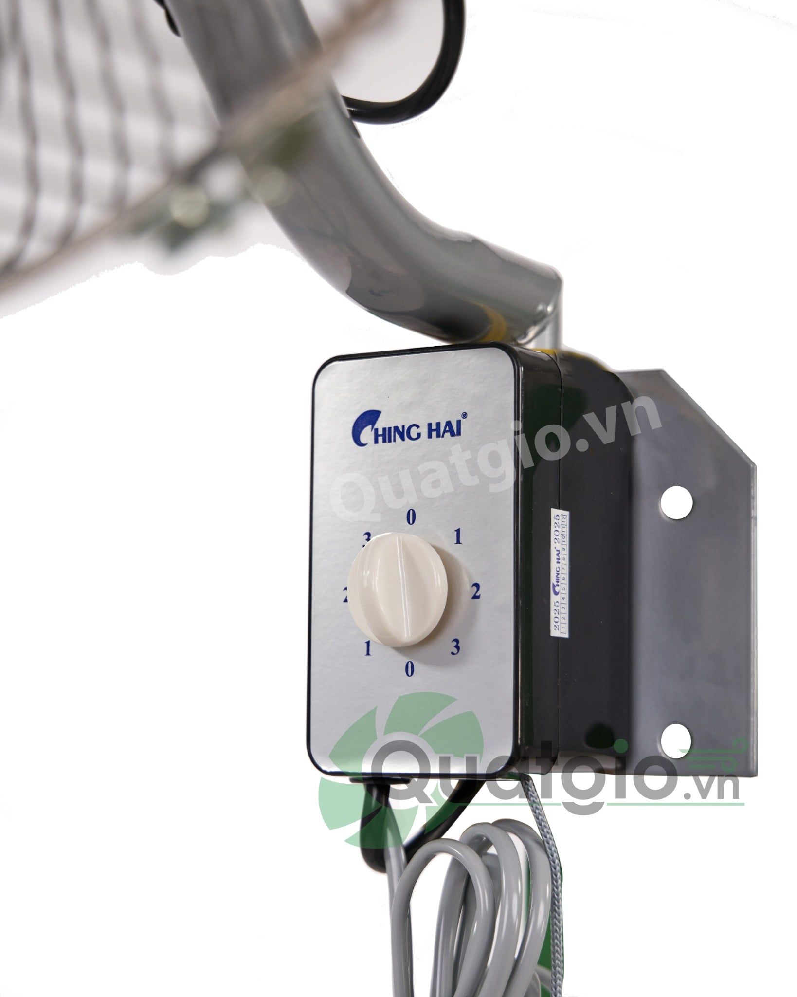 Quạt treo tường ChingHai W2518 - 45cm - 128W