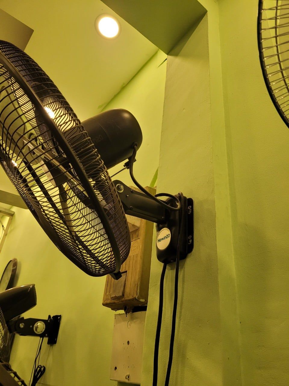[Hỏa tốc] Quạt treo công nghiệp Hawin20 HW20-50SM - 160w ( cánh vàng )