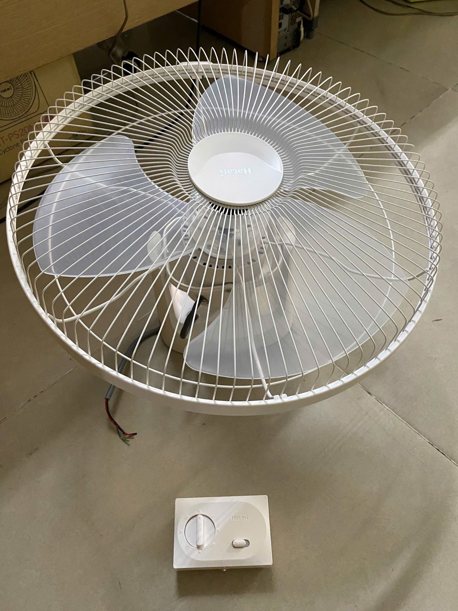 Quạt Thái Lan đảo trần Hatari HE-C18M1 63W - Hộp số có nút dừng