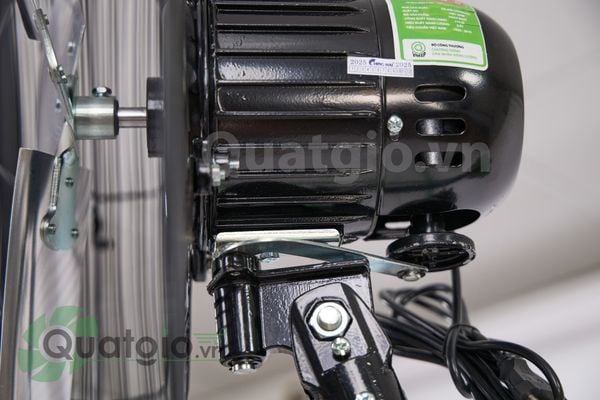 Quạt treo công nghiệp ChingHai W28-3T (200w)