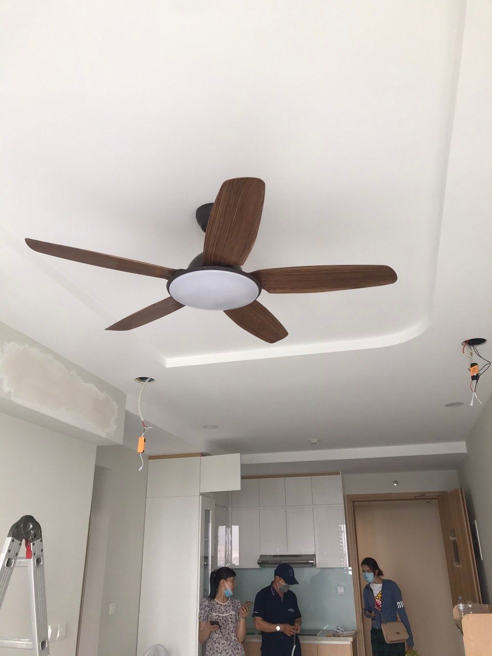Quạt trần đèn 52KJYY-56 - 1320mm (Vàng gỗ và Nâu)