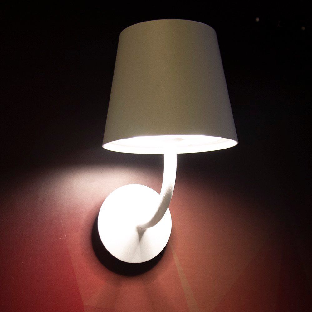 Đèn gắn tường trang trí ngoài trời Nanoco NBL1971 7W IP54