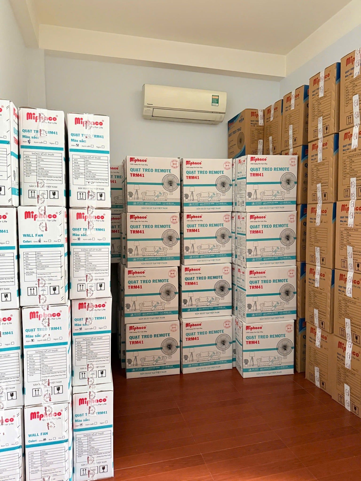 Quạt treo Miphaco TRM41 - có Remote - 50W