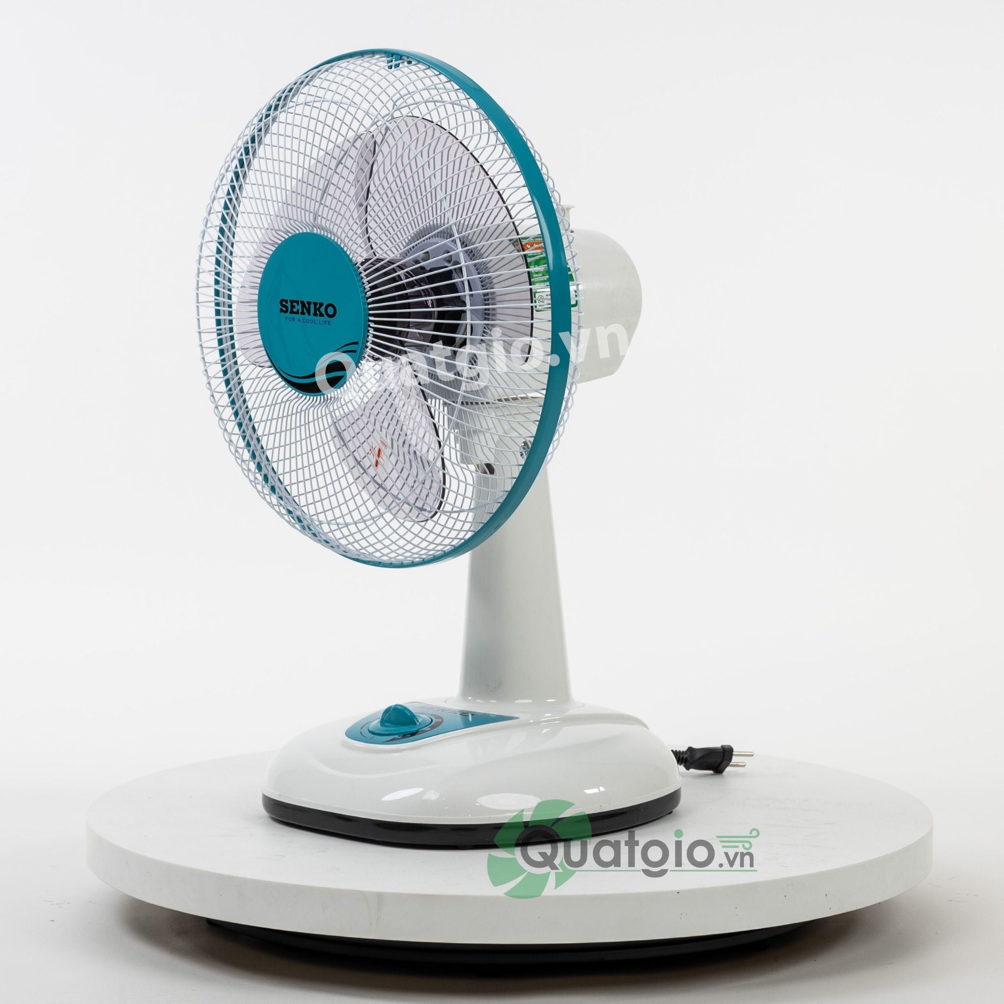 Quạt bàn Senko B1213 40W - Nút vặn