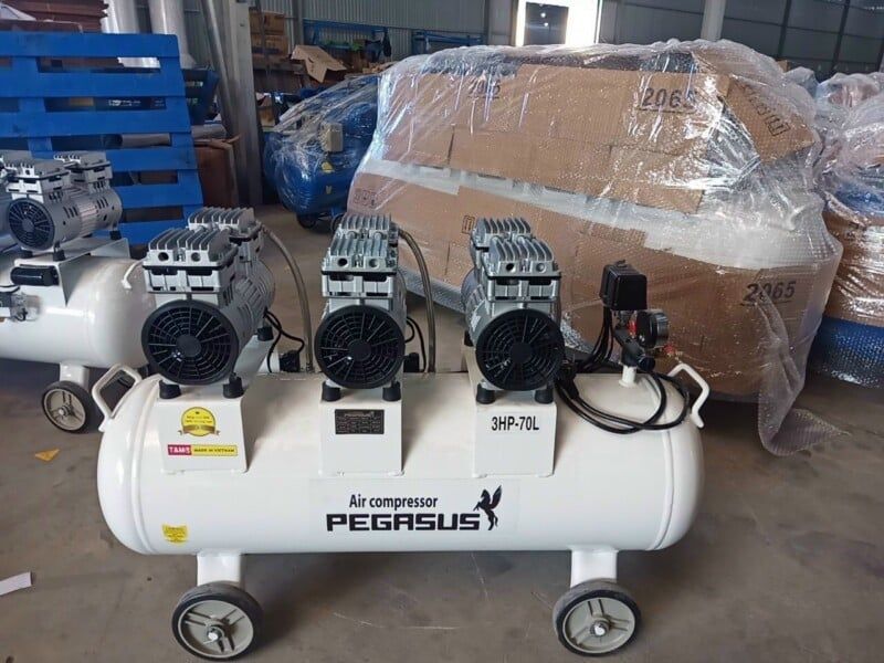 MÁY NÉN KHÍ KHÔNG DẦU,GIẢM ÂM PEGASUS TM-OF750x3- 70L