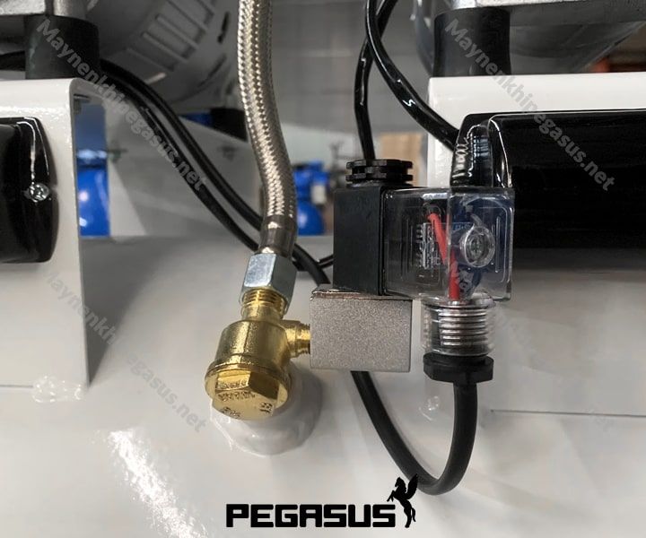 Máy nén khí Pegasus TM-OF750x3- 180L